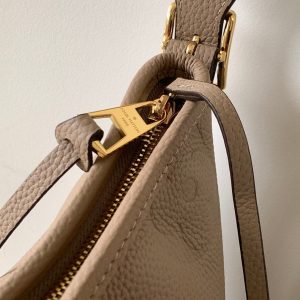 20221202_i1669968951_301_5_jpg CARRYALL PM 29 BEIGE MONOGRAM GRAINED COWHIDE LEATHER