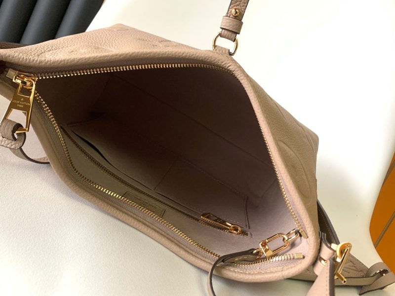 20221202_i1669968951_3855_7_jpg CARRYALL PM 29 BEIGE MONOGRAM GRAINED COWHIDE LEATHER