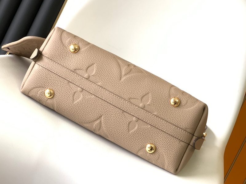 20221202_i1669968951_6566_3_jpg CARRYALL PM 29 BEIGE MONOGRAM GRAINED COWHIDE LEATHER