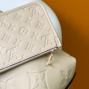 20221202_i1669969262_367_6.jpg_1 CARRYALL PM 29 WHITE MONOGRAM GRAINED COWHIDE LEATHER