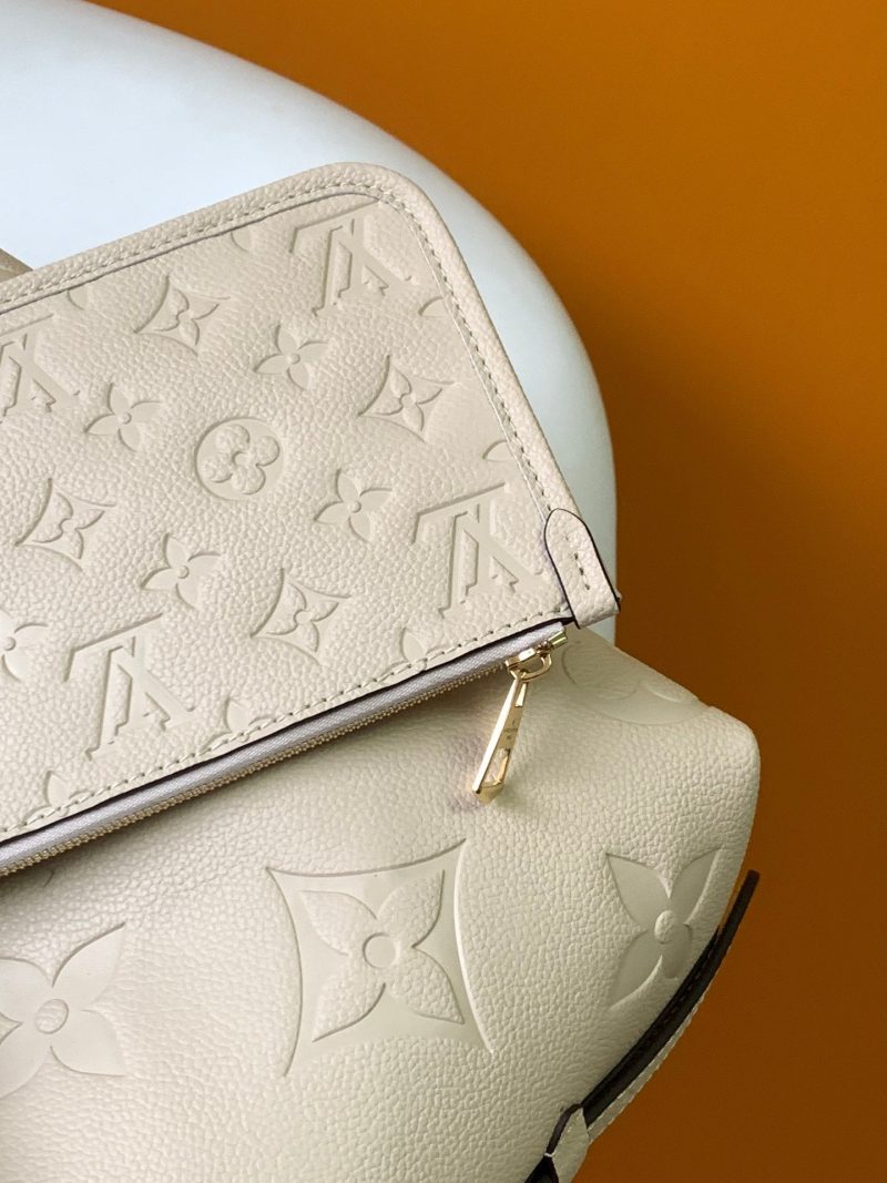 20221202_i1669969262_367_6.jpg_1 CARRYALL PM 29 WHITE MONOGRAM GRAINED COWHIDE LEATHER