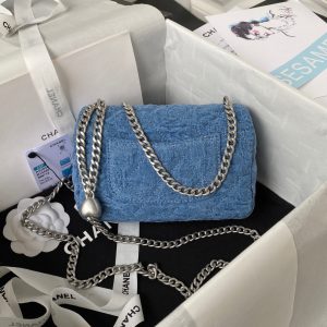 20230314_i1678728645_6290_1_jpg 23P Flap Bag 19cm Denim Silver Hardware