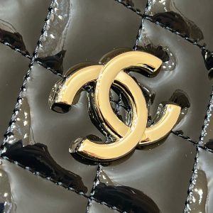 CC 23S Shell Bag 28.5cm Black Patent Leather