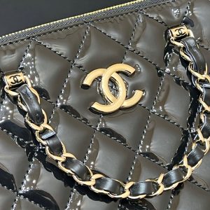 CC 23S Shell Bag 28.5cm Black Patent Leather