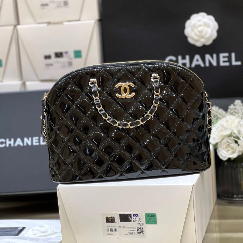 CC 23S Shell Bag 28.5cm Black Patent Leather