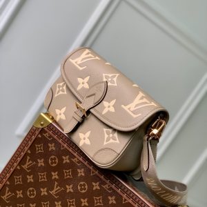 diane 24 dove cream biorcolor monogram empreinte leather