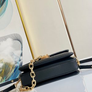 Pochette Metis East West 21.5 Black Grained Cowhide Leather