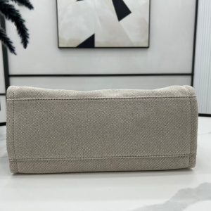 CC Deauville Tweed Bag 33x26x15.5cm White Leather Gold Hardware 29