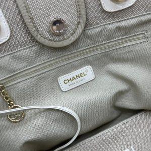 CC Deauville Tweed Bag 33x24x14.5cm White Leather Gold Hardware 30