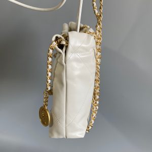 CC HOBO MINI 20CM WHITE LAMBSKIN GHW