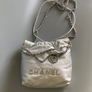 CC HOBO MINI 20CM SILVER LAMBSKIN