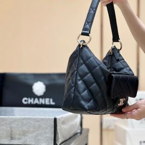 CC 23B Maxi Hobo 29.5cm Black Cowhide Light GHW
