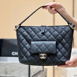 CC 23B Maxi Hobo 29.5cm Black Cowhide Light GHW