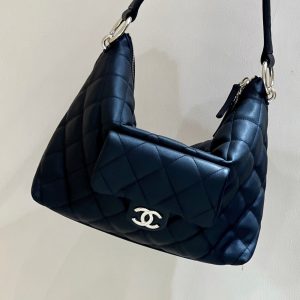 CC 23B Maxi Hobo 29.5cm Black Cowhide Light GHW