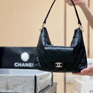 CC 23B Maxi Hobo 29.5cm Black Cowhide Light GHW