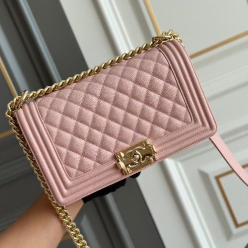 20231023_i1698043446_1753_0_jpg boy medium 25 pink quilted caviar ghw