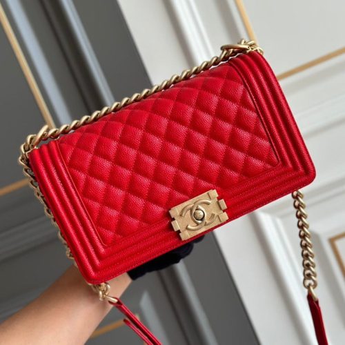 20231023_i1698043507_2155_0_jpg boy medium 25 red quilted caviar aged ghw