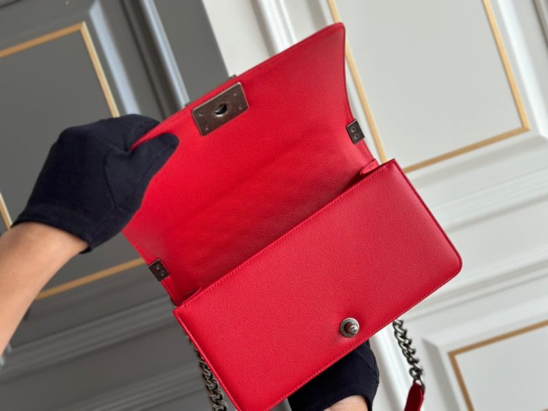 20231023_i1698043517_2044_4_jpg boy 25 red quilted caviar ruthenium hardware