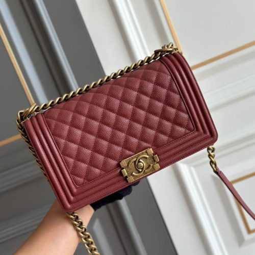 20231023_i1698043539_3479_0_jpg boy medium 25 wine quilted antique ghw