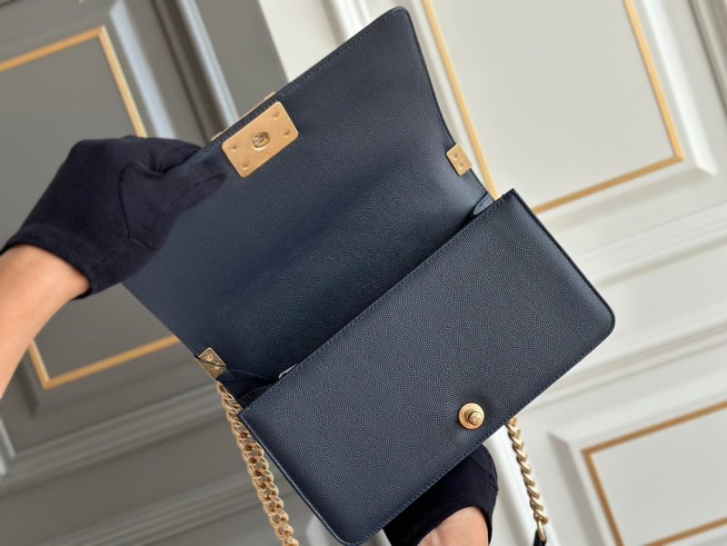 boy medium 25 dark blue chevron caviar aged ghw