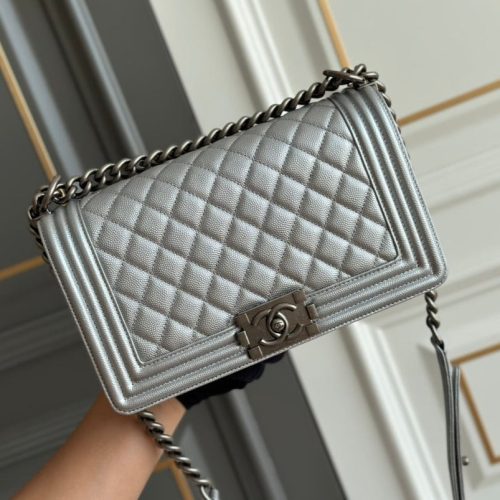 20231023_i1698043679_5187_0_jpg boy medium 25 grey quilted caviar ruthenium hardware