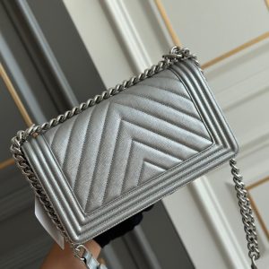 boy medium 25 grey chevron caviar silver hardware
