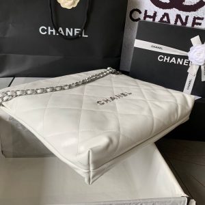 cc 22 hobo white calfskin silver hardware