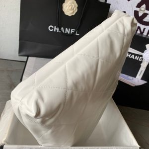 cc 22 hobo white calfskin silver hardware