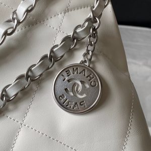 cc 22 hobo white calfskin silver hardware