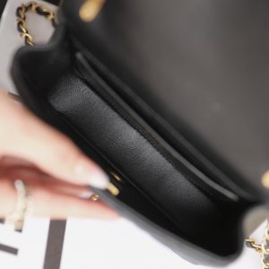 cc 24p mini flap bag 17cm black lambskin pearl chain