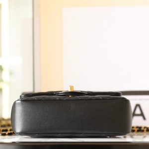 cc 24p mini flap bag 17cm black lambskin pearl chain