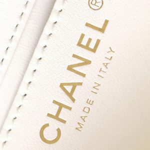 20240330_i1711764318_1536_8_jpg cc 24p mini flap bag 17cm white lambskin pearl chain