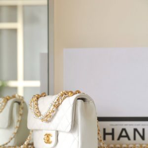 20240330_i1711764318_4688_3_jpg cc 24p mini flap bag 17cm white lambskin pearl chain