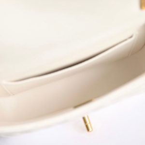 20240330_i1711764318_635_7_jpg cc 24p mini flap bag 17cm white lambskin pearl chain