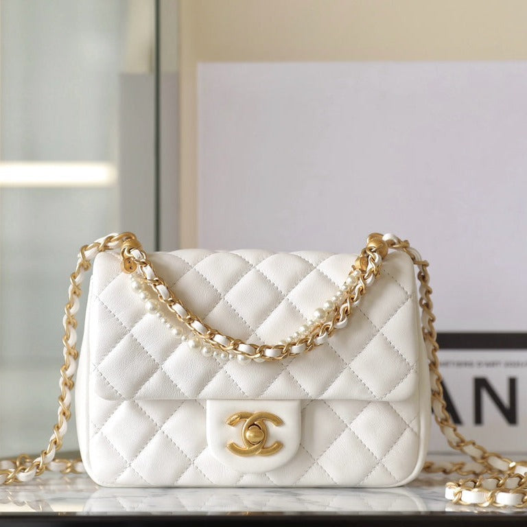 20240330_i1711764318_9780_2_jpg cc 24p mini flap bag 17cm white lambskin pearl chain