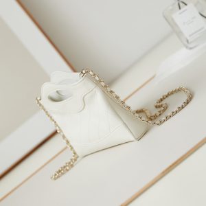 cc 24s31 nano shopping bag 17.5cm white lambskin gold hardware