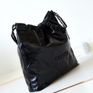 cc 22 hobo black calfskin black hardware