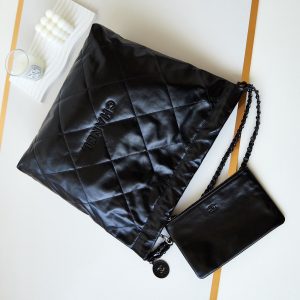 cc 22 hobo black calfskin black hardware