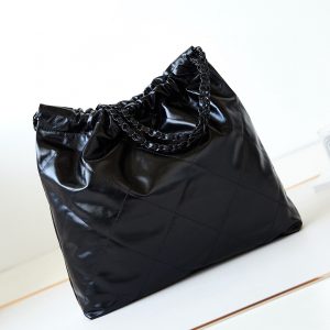 cc 22 hobo black calfskin black hardware