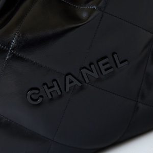 cc 22 hobo black calfskin black hardware