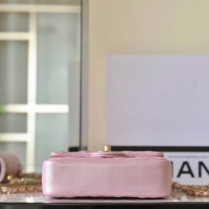 cc 24p mini flap bag 17cm pearlescent pink lambskin pearl chain