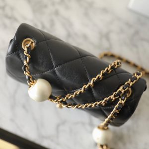 cc 24s mini flap bag 17cm black lambskin pearl ball