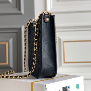 cc 24s 24cm hobo bag black calfskin gold hardware