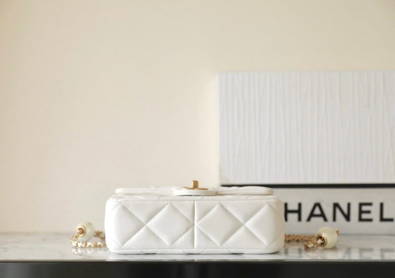 cc 24s mini flap bag 20cm white lambskin pearl ball