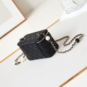 23p vanity 17cm black lambskin light gold hardware