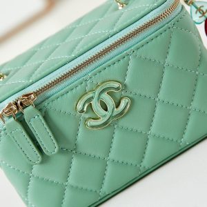 23p vanity 17cm light green lambskin light gold hardware