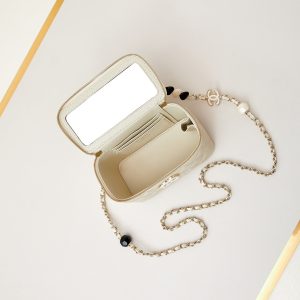 23p vanity 17cm cream lambskin light gold hardware