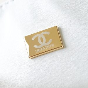 24p medium classic 25cm white tweed gold hardware