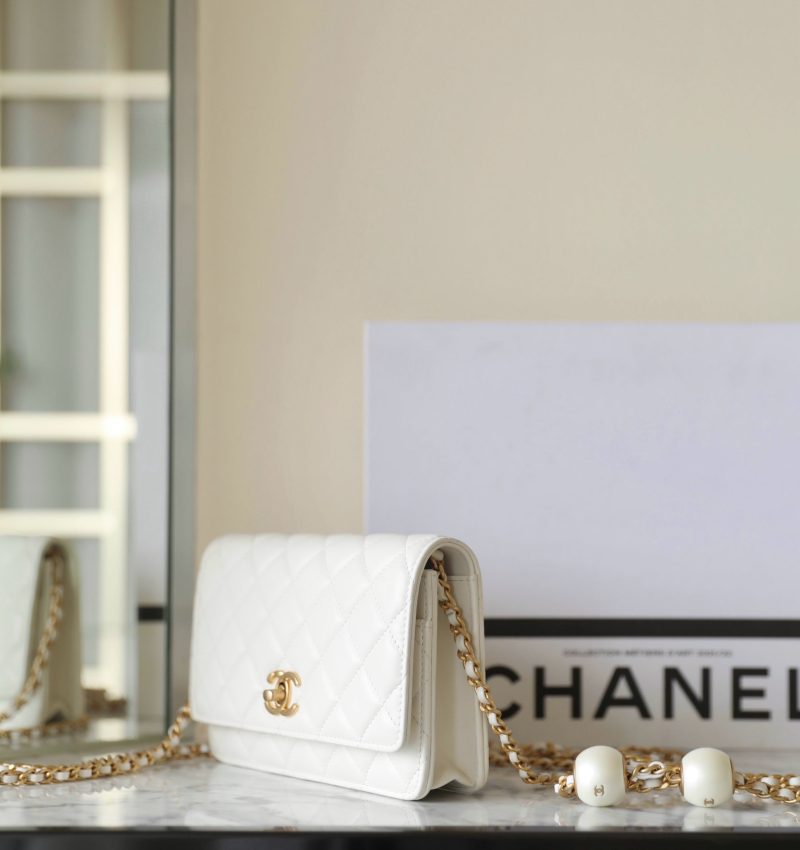 20240521_i1716259534_1736_3_jpg_66df16da-24d2-42f5-987b-ad2be89608a4 cc 24s woc 19cm white calfskin pearl ball