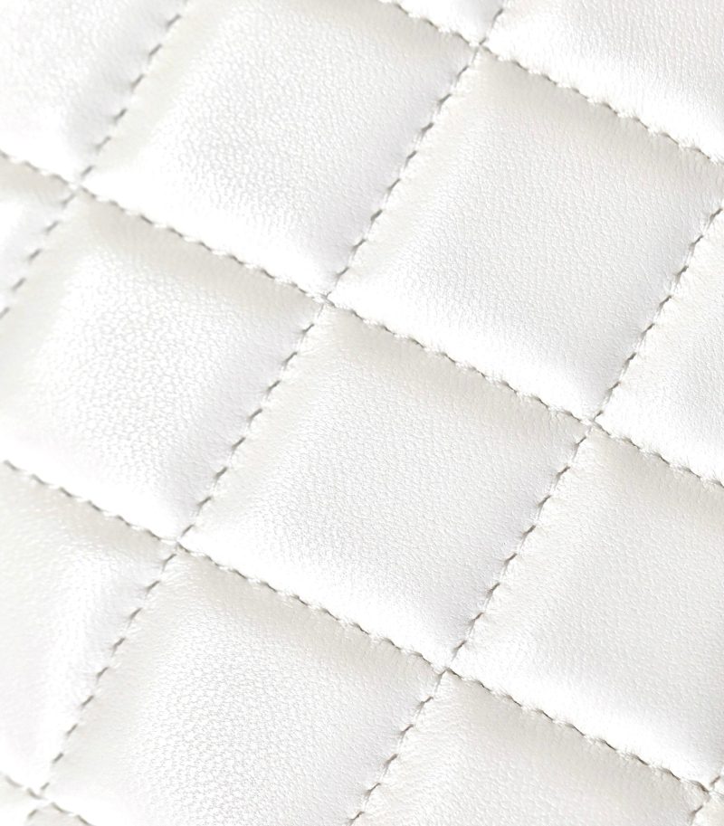 20240521_i1716259534_5216_1_jpg_4d3a2dcc-8ea7-4b21-b375-11d17ccc894a cc 24s woc 19cm white calfskin pearl ball